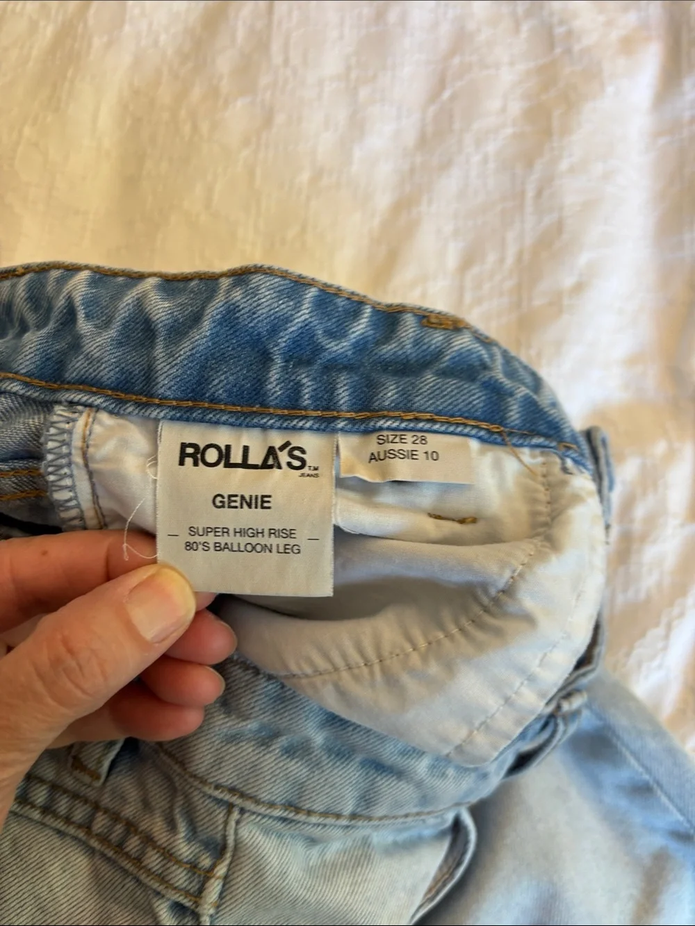 Rolla's
Genie
Super High Rise
80'S Balloon Leg Jeans Light Wash Size 28 - Picture 10 of 15